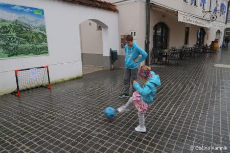Teden otroka obeležili tudi na Glavnem trgu v Kamniku  (15)